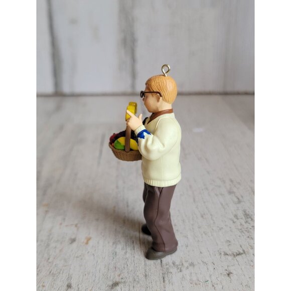 Hallmark a xmas story Ralph's, teacher gift ornament - Picture 3 of 6